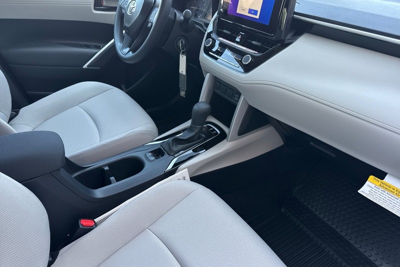 Toyota Corolla Cross Vehicle Full-screen Gallery Image 14