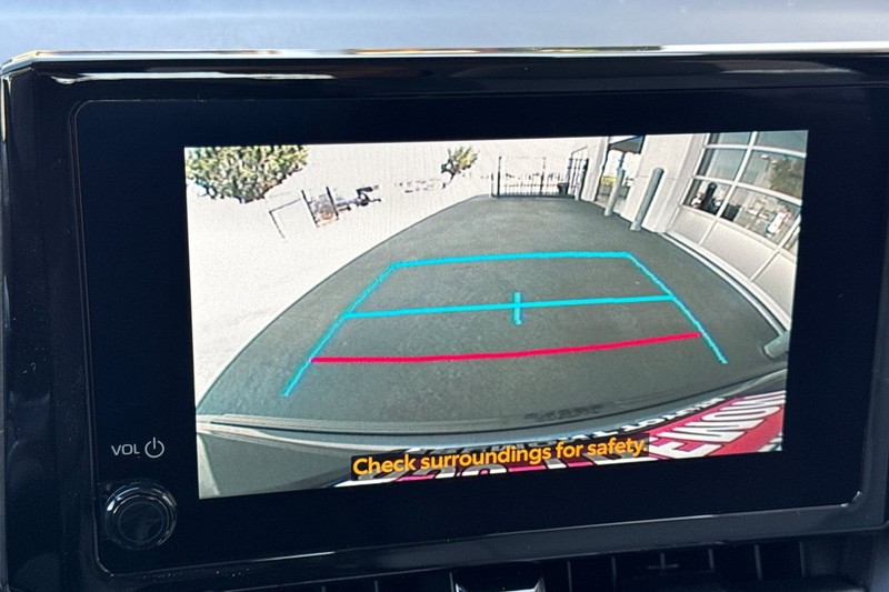 Toyota Corolla Cross Vehicle Full-screen Gallery Image 17