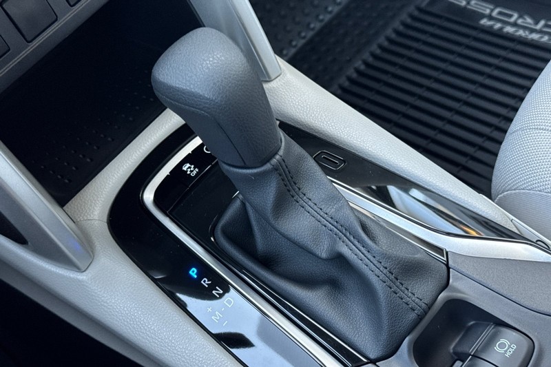 Toyota Corolla Cross Vehicle Full-screen Gallery Image 19