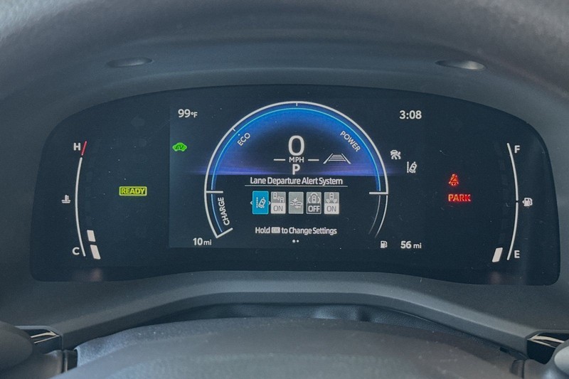 Toyota Camry Vehicle Full-screen Gallery Image 21