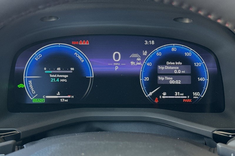 Toyota Camry Vehicle Full-screen Gallery Image 21