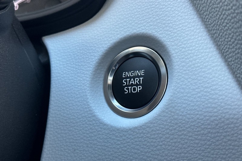 Toyota Corolla Vehicle Full-screen Gallery Image 19