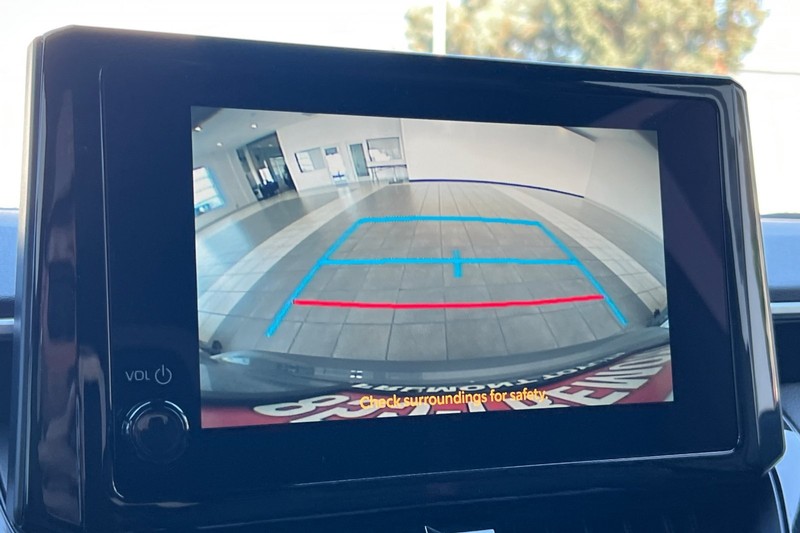 Toyota Corolla Vehicle Full-screen Gallery Image 16