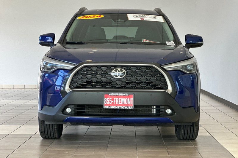 Toyota Corolla Cross Vehicle Full-screen Gallery Image 09