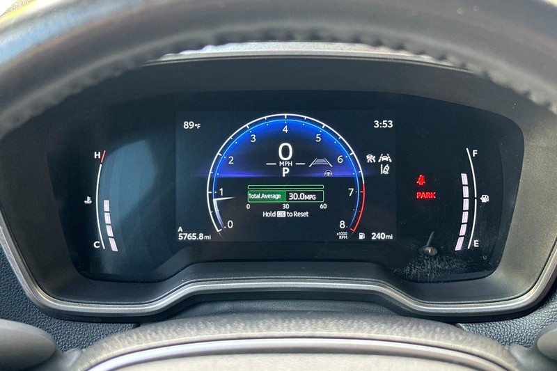 Toyota Corolla Cross Vehicle Full-screen Gallery Image 24