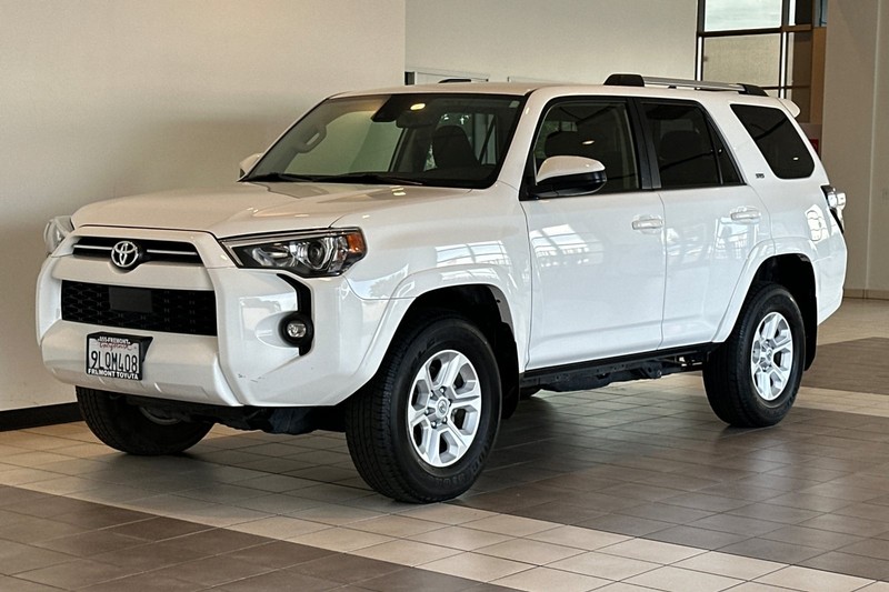 Toyota 4Runner Vehicle Full-screen Gallery Image 08