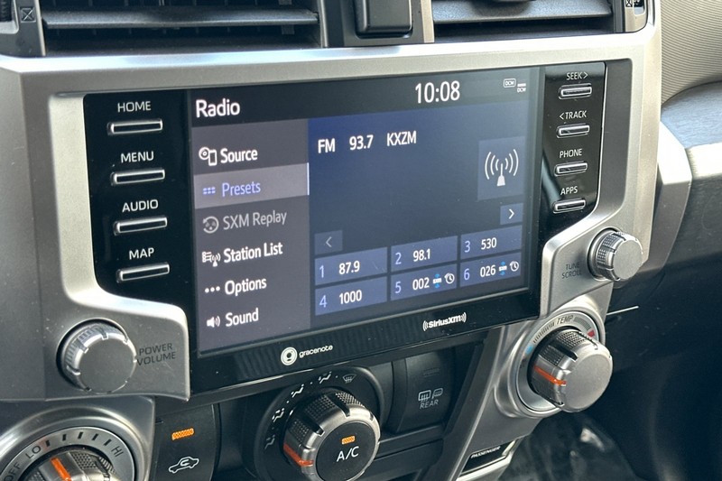 Toyota 4Runner Vehicle Full-screen Gallery Image 19