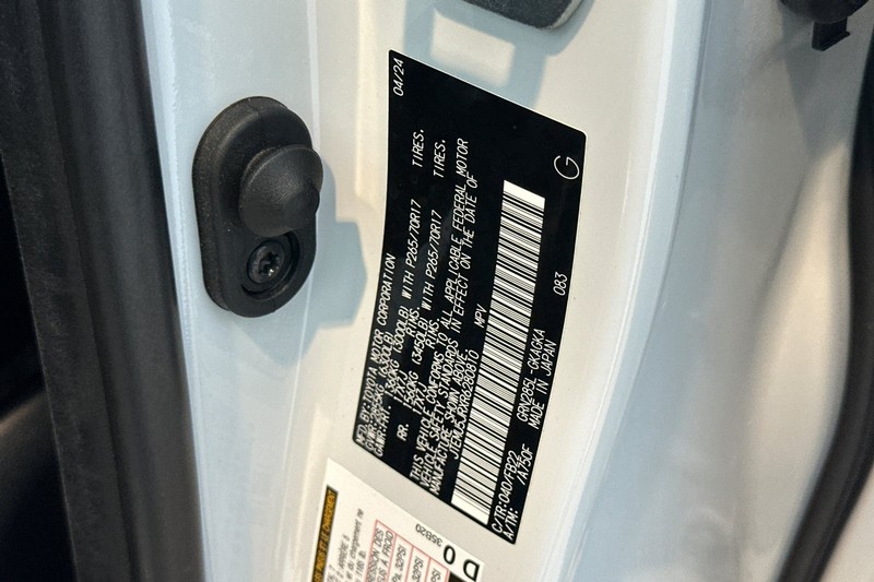 Toyota 4Runner Vehicle Full-screen Gallery Image 30