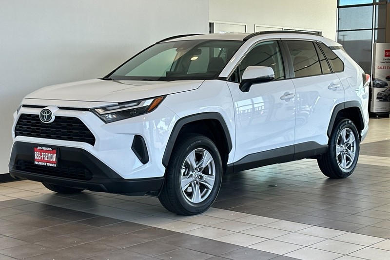 Toyota RAV4 Vehicle Full-screen Gallery Image 08