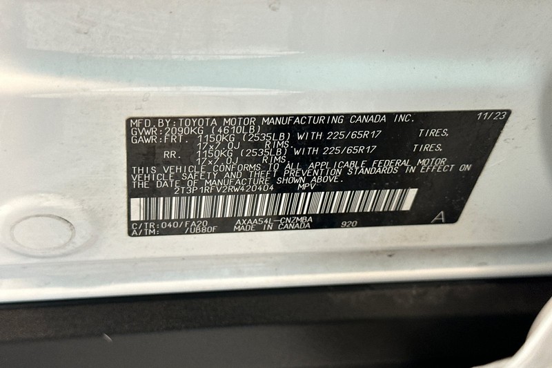 Toyota RAV4 Vehicle Full-screen Gallery Image 29