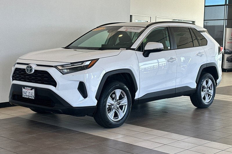 Toyota RAV4 Vehicle Full-screen Gallery Image 08