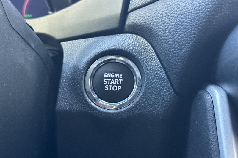 Toyota RAV4 Vehicle Full-screen Gallery Image 22