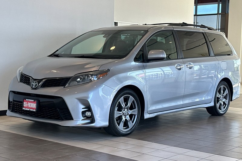 Toyota Sienna Vehicle Full-screen Gallery Image 08