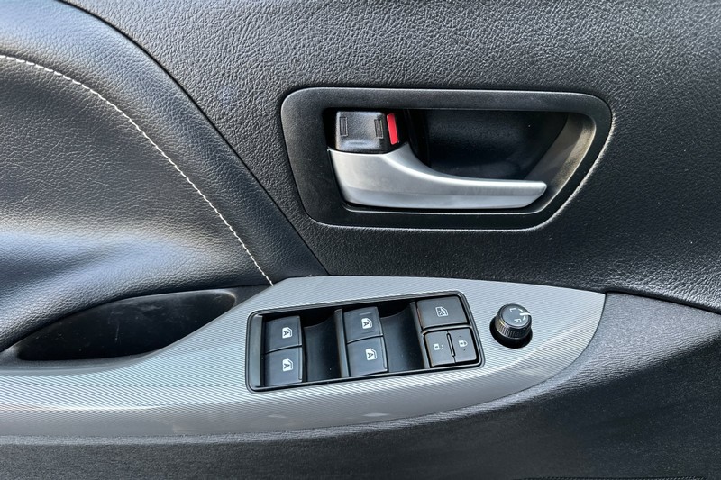 Toyota Sienna Vehicle Full-screen Gallery Image 11