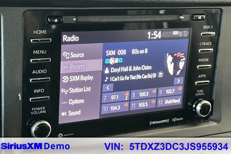 Toyota Sienna Vehicle Full-screen Gallery Image 28
