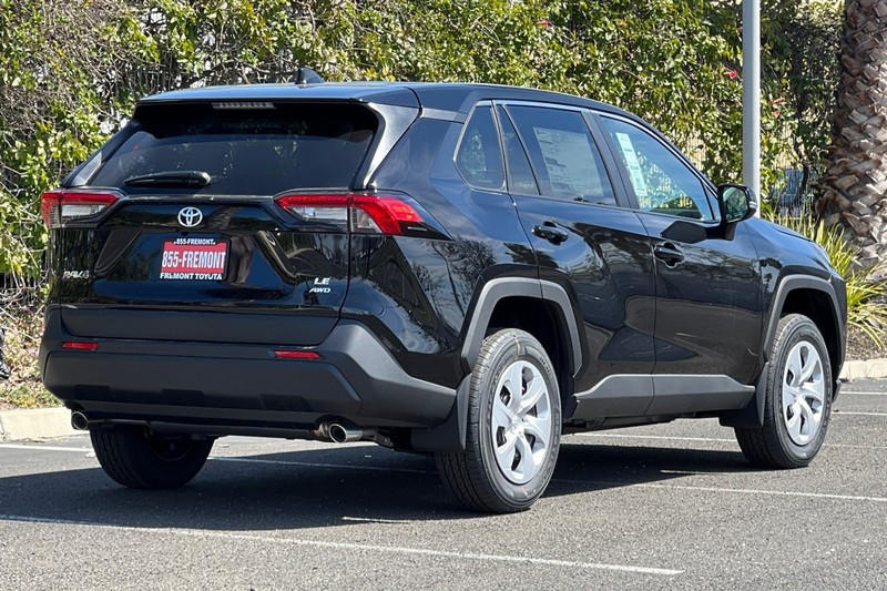 Toyota RAV4 Vehicle Full-screen Gallery Image 05