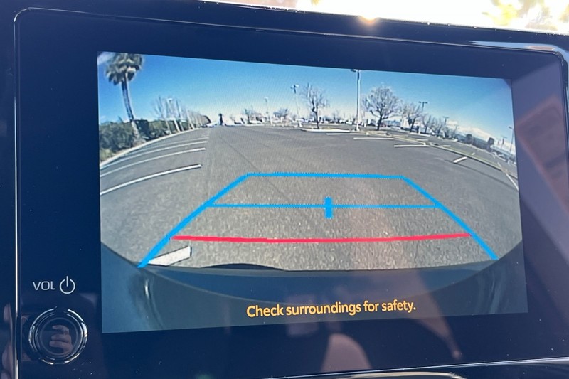 Toyota Corolla Hatchback Vehicle Full-screen Gallery Image 15