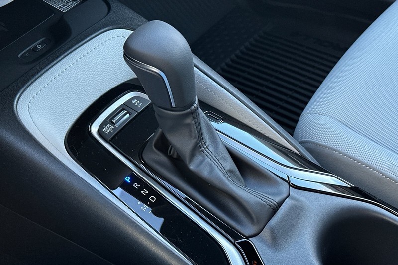 Toyota Corolla Hatchback Vehicle Full-screen Gallery Image 17