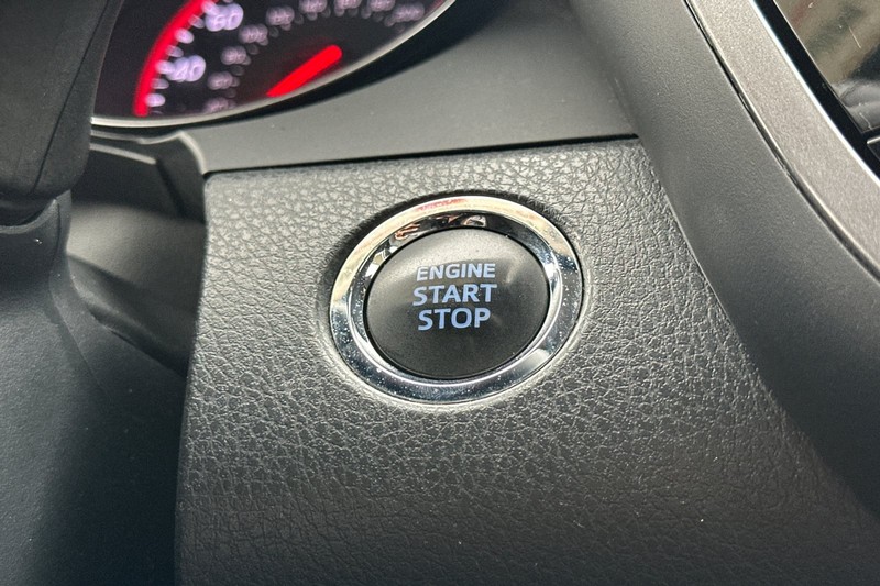 Toyota Camry Vehicle Full-screen Gallery Image 21