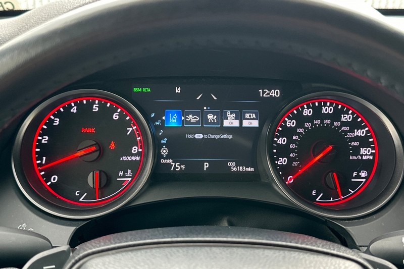 Toyota Camry Vehicle Full-screen Gallery Image 23