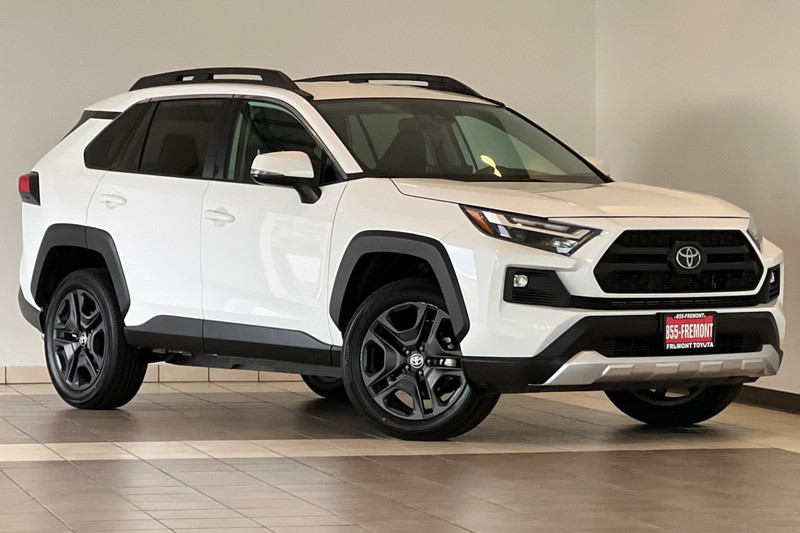 Toyota RAV4 Vehicle Full-screen Gallery Image 02