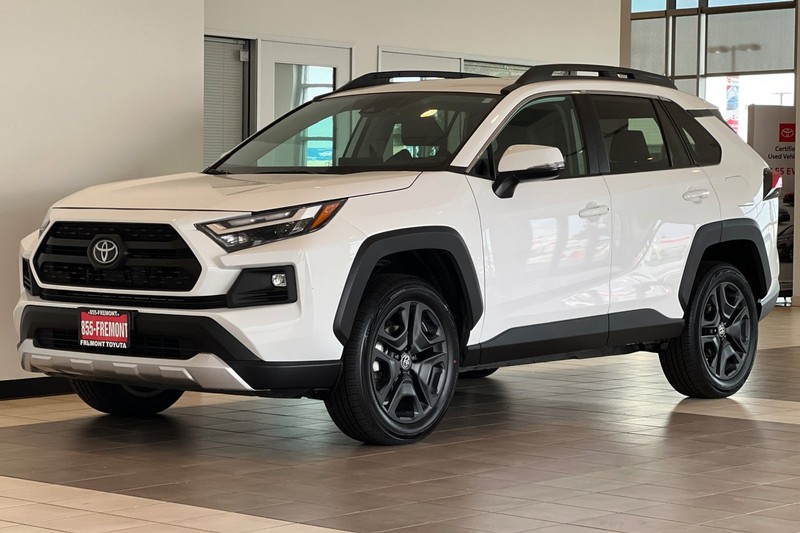 Toyota RAV4 Vehicle Full-screen Gallery Image 08