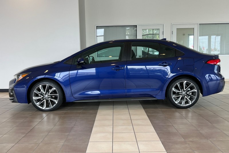 Toyota Corolla Vehicle Full-screen Gallery Image 07