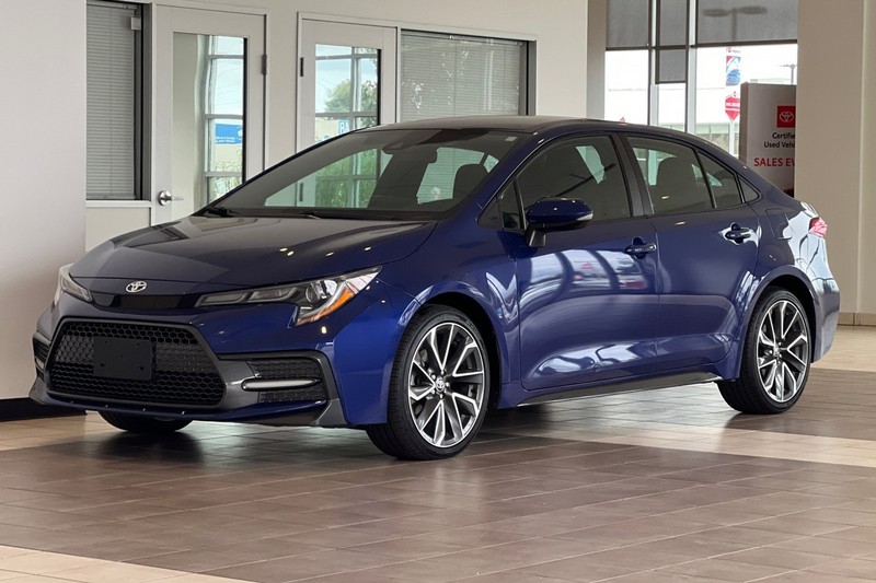 Toyota Corolla Vehicle Full-screen Gallery Image 08