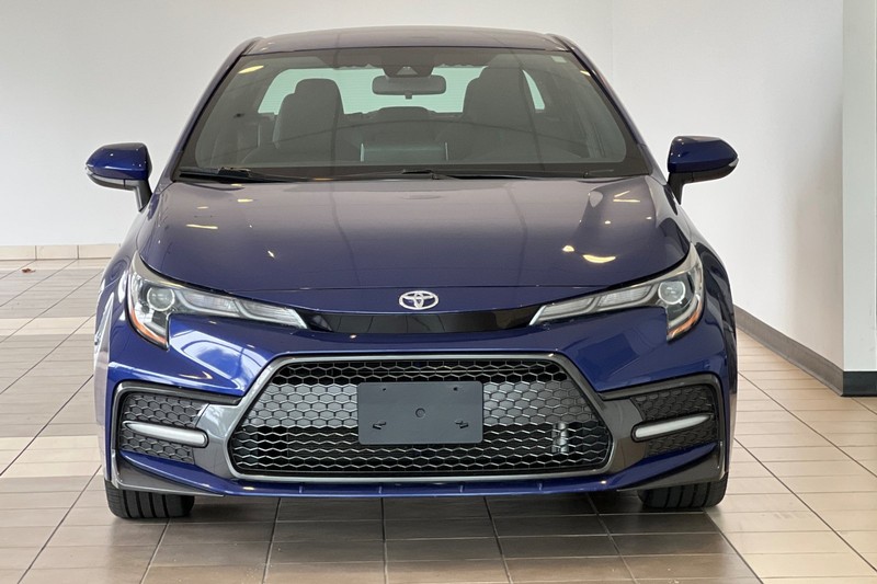 Toyota Corolla Vehicle Full-screen Gallery Image 09