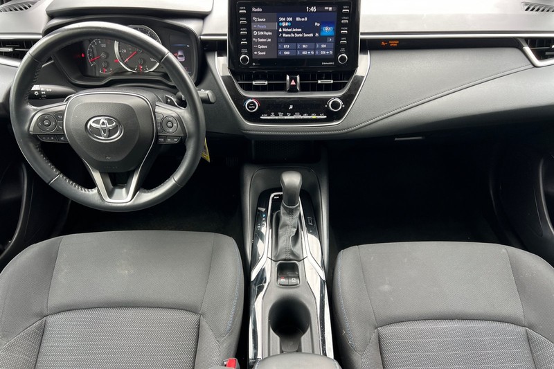 Toyota Corolla Vehicle Full-screen Gallery Image 13