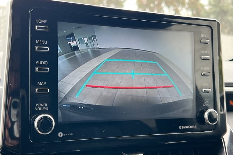 Toyota Corolla Vehicle Full-screen Gallery Image 18