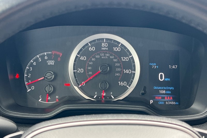 Toyota Corolla Vehicle Full-screen Gallery Image 22