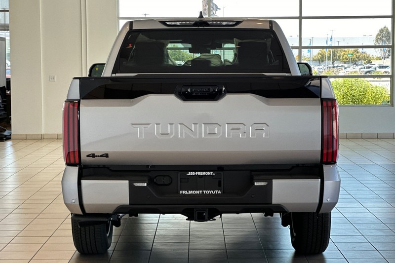 Toyota Tundra 4WD Vehicle Full-screen Gallery Image 05