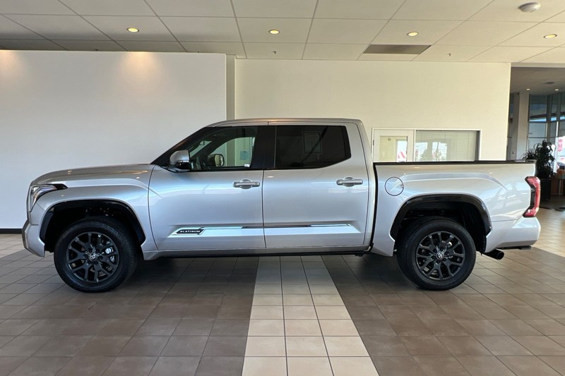 Toyota Tundra 4WD Vehicle Full-screen Gallery Image 07