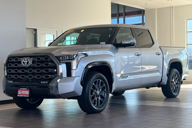 Toyota Tundra 4WD Vehicle Full-screen Gallery Image 08