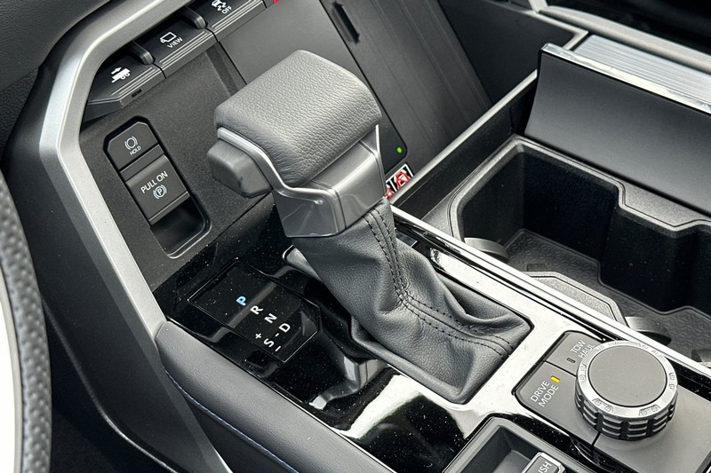 Toyota Tundra 4WD Vehicle Full-screen Gallery Image 20