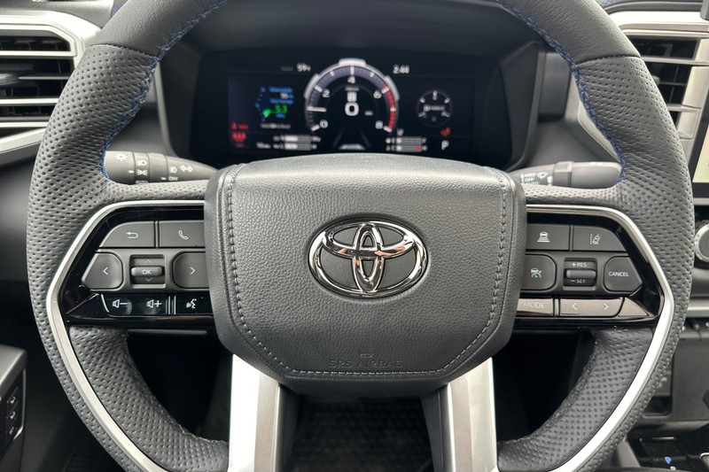 Toyota Tundra 4WD Vehicle Full-screen Gallery Image 22