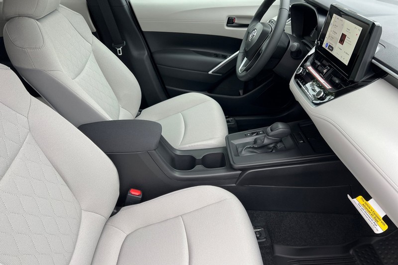 Toyota Corolla Cross Vehicle Full-screen Gallery Image 14