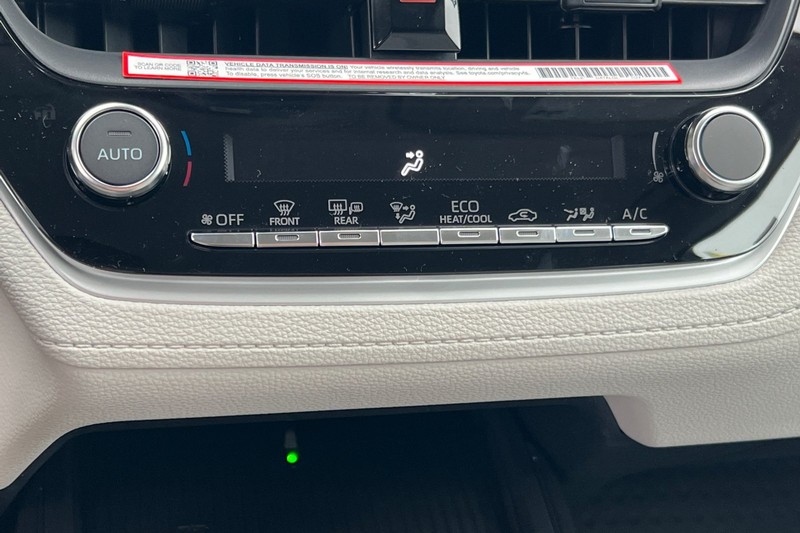 Toyota Corolla Cross Vehicle Full-screen Gallery Image 18