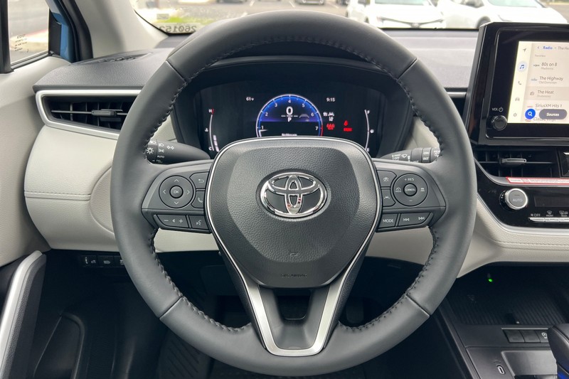 Toyota Corolla Cross Vehicle Full-screen Gallery Image 21