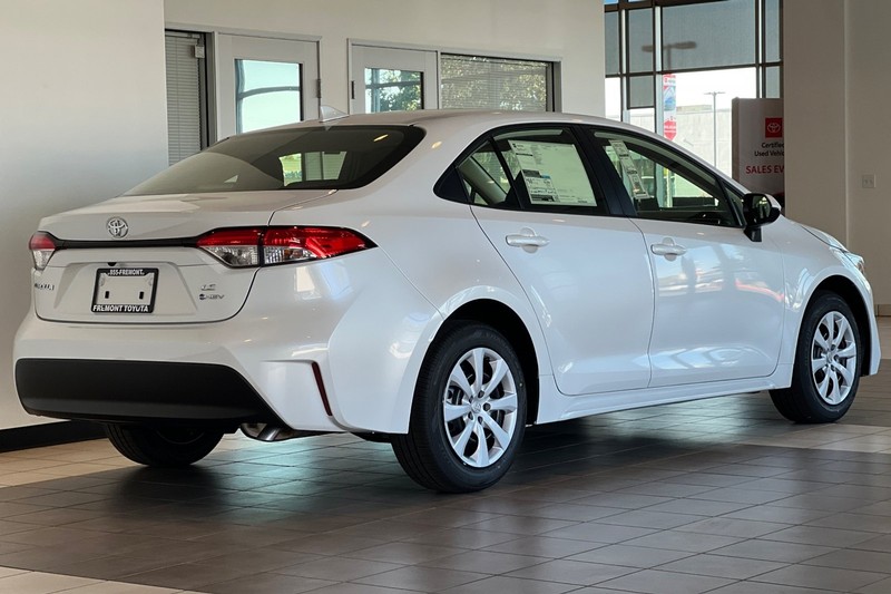 Toyota Corolla Vehicle Full-screen Gallery Image 05