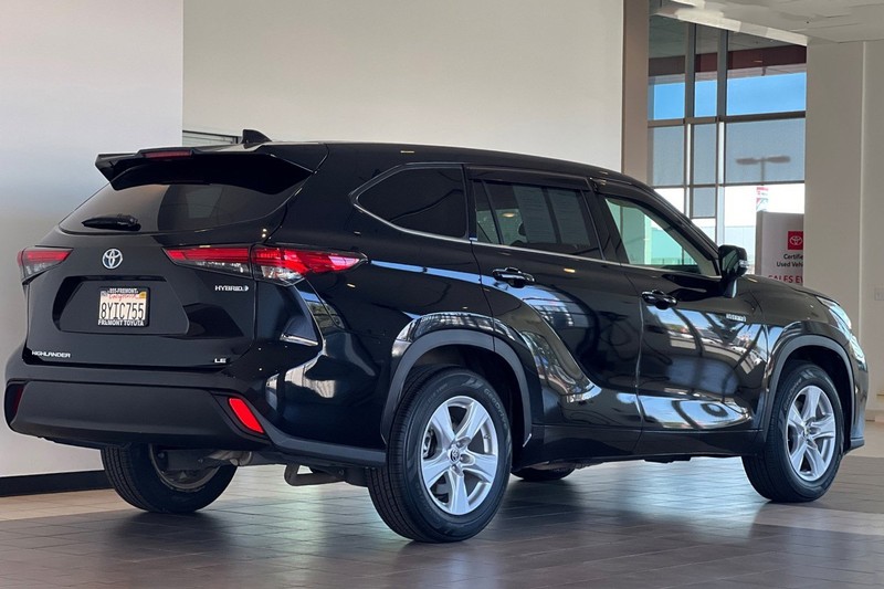 Toyota Highlander Hybrid Vehicle Full-screen Gallery Image 04