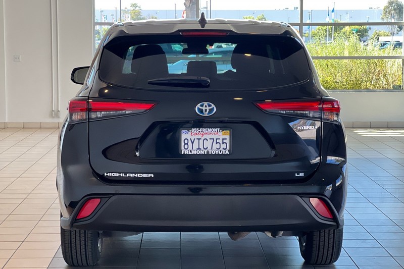 Toyota Highlander Hybrid Vehicle Full-screen Gallery Image 05