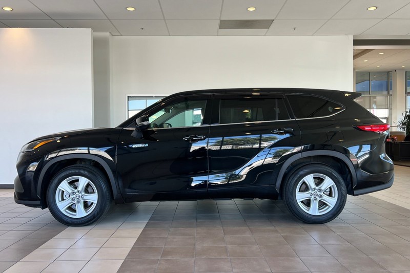Toyota Highlander Hybrid Vehicle Full-screen Gallery Image 07