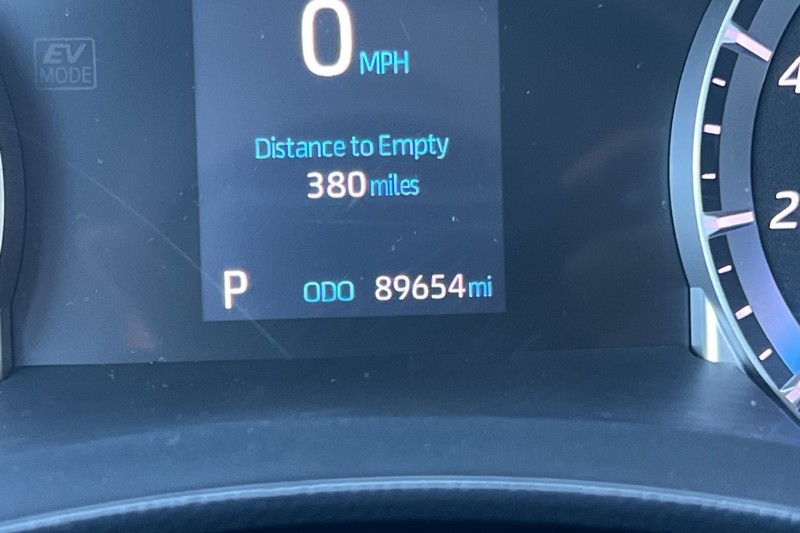 Toyota Highlander Hybrid Vehicle Full-screen Gallery Image 26