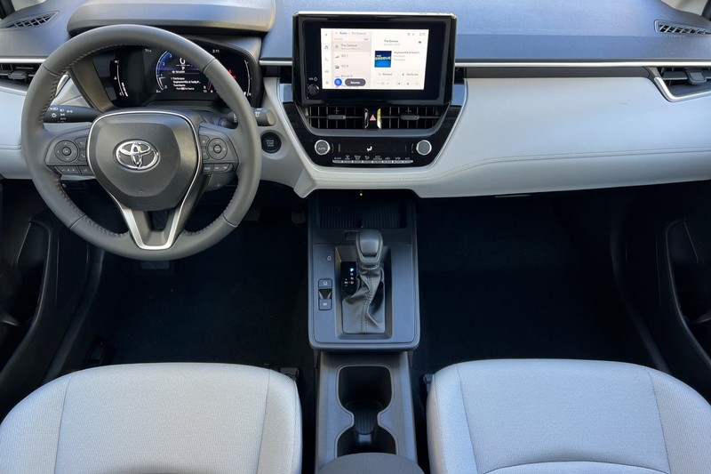 Toyota Corolla Cross Vehicle Full-screen Gallery Image 11