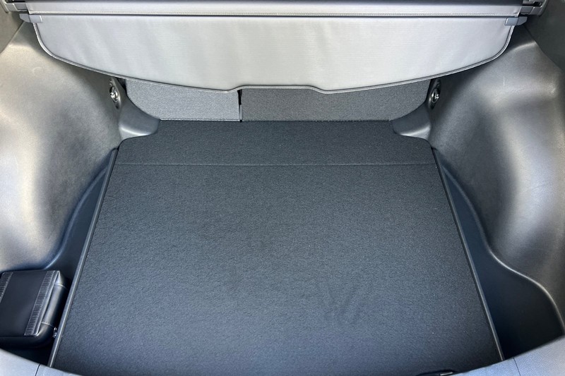 Toyota Corolla Cross Vehicle Full-screen Gallery Image 13