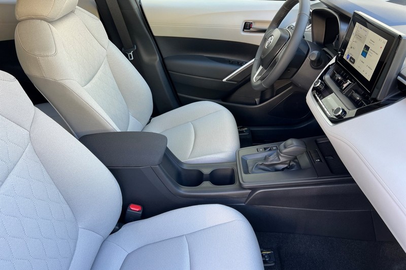 Toyota Corolla Cross Vehicle Full-screen Gallery Image 14