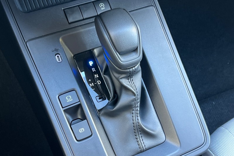 Toyota Corolla Cross Vehicle Full-screen Gallery Image 19