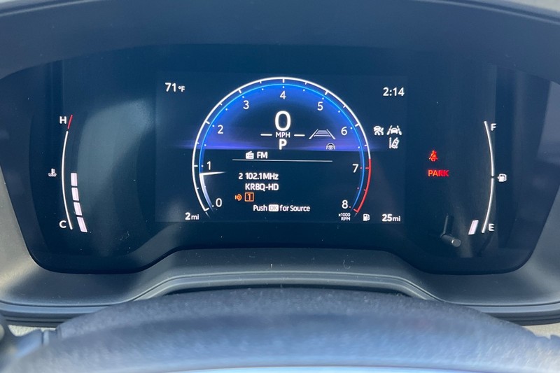 Toyota Corolla Cross Vehicle Full-screen Gallery Image 22